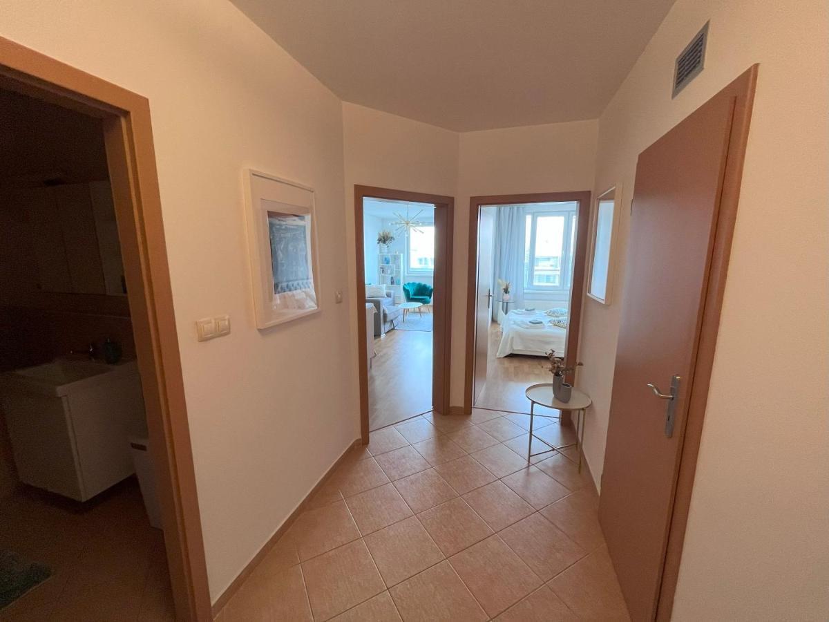 2 Room Apartment With Terrace, New Building, Jegeho Pozsony Kültér fotó
