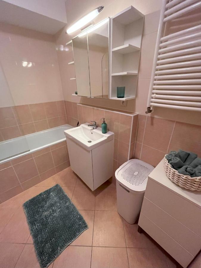 2 Room Apartment With Terrace, New Building, Jegeho Pozsony Kültér fotó