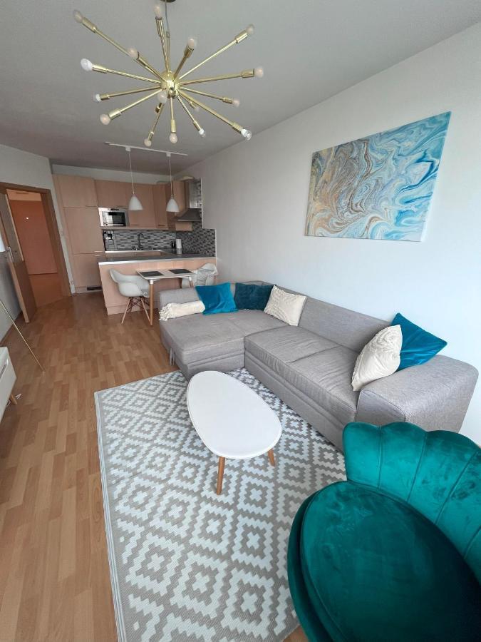2 Room Apartment With Terrace, New Building, Jegeho Pozsony Kültér fotó