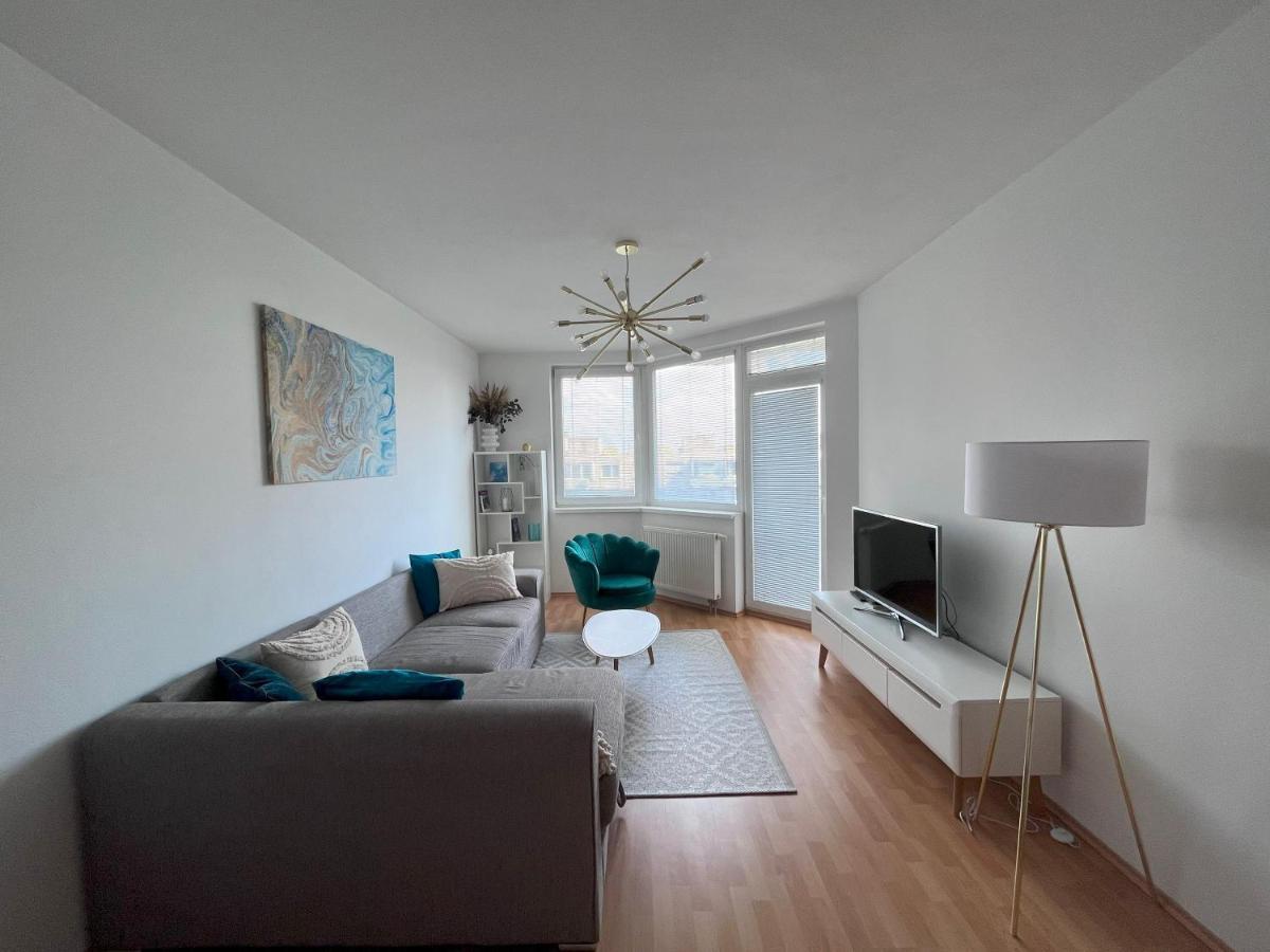 2 Room Apartment With Terrace, New Building, Jegeho Pozsony Kültér fotó