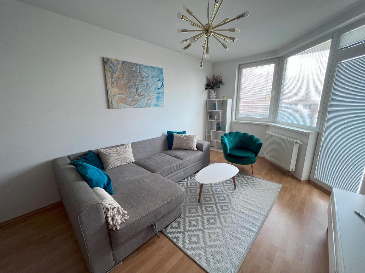 2 Room Apartment With Terrace, New Building, Jegeho Pozsony Kültér fotó